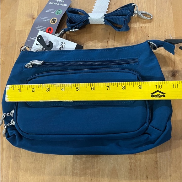 NWT Baggallini crossbody - Picture 5 of 8